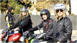 নারীদের মোটরসাইকেল চালানোর অনুমতি দিলো ইরান