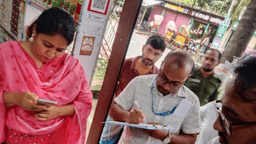 রাজাপুরে প্রেসক্রিপশন ছাড়াই যৌন উত্তেজক ওষুধ বিক্রি, ঔষধ ব্যবসায়ীকে জরিমানা