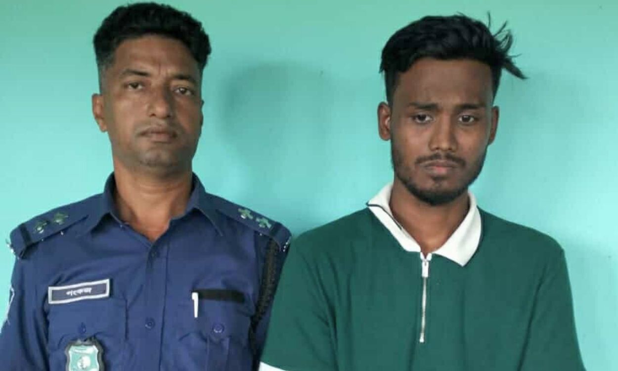 পর্যটন স্পটে বিদেশী মদসহ পর্যটক গ্রেপ্তার