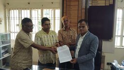 সুনামগঞ্জে হাওরের স্থায়ী সমাধান ও কৃষকদের পুনর্বাসনের দাবিতে স্মারকলিপি প্রদান