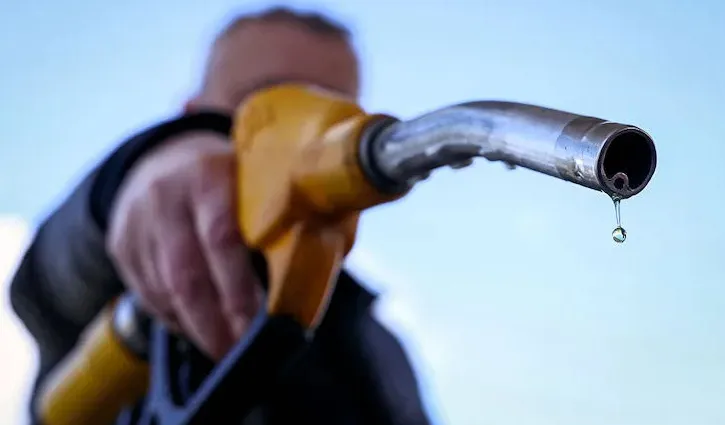 হরমুজ প্রণালি খুললেও তেল সংকট কেন এখনো কাটেনি?