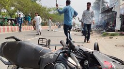 ঈশ্বরদীতে বিএনপির দুই গ্রুপের রক্তক্ষয়ী সংঘর্ষ, গুলিবিদ্ধসহ আহত ৩৫