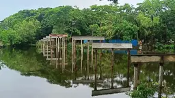 লাপাত্তা ঠিকাদার,  তিন বছর ধরে ঝুঁলে আছে আয়রণ ব্রিজের নির্মাণ কাজ