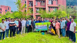 বাকৃবির ৬৬তম প্রতিষ্ঠাদিবসে শহীদ নাজমুল আহসান হলে বৃক্ষরোপণ কর্মসূচি