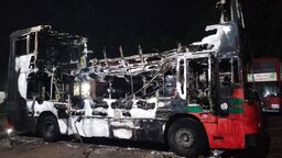 নোয়াখালীতে গভীর রাতে বিআরটিসির ২ বাসে আগুন