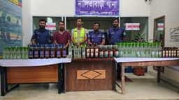 ২৯৭ বোতল ভারতীয় মদসহ প্রাইভেটকার জব্দ!