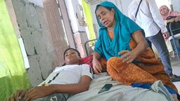 নড়াইলে শিক্ষার্থীকে ক্লাসরুমে আটকে মারধরের অভিযোগ