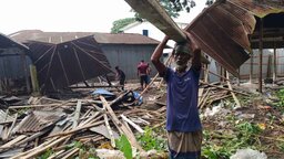 ৯০ বছর পর বেদখলে থাকা জমি বুঝে পেল মুকসুদপুর থানা পুলিশ