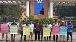 রাবিতে সাংবাদিকদের ওপর হামলার প্রতিবাদে ববিসাস-এর মানববন্ধন