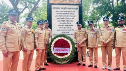 গোপালগঞ্জে গণহত্যা দিবস উপলক্ষে জেলা পুুলিশের শ্রদ্ধা নিবেদন ও আলোচনা সভা অনুষ্ঠিত