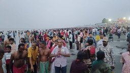 রাস উৎসব উপলক্ষ্যে কুয়াকাটায় সনাতন ধর্মাবলম্বীদের ভীড়