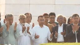 স্বাধীনতা দিবসে জিয়াউর রহমান ও খালেদা জিয়ার সমাধিতে প্রধানমন্ত্রীর শ্রদ্ধা