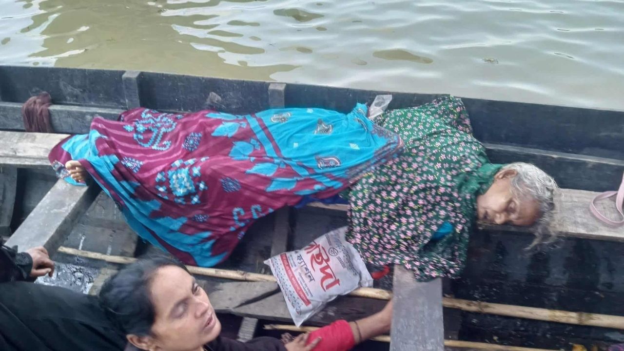 সুনামগঞ্জের মধ্যনগর উপজেলায় যাত্রীবাহী ট্রলার ডুবি: এক নারী নিহত