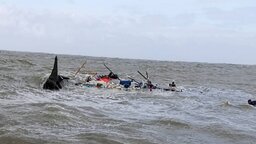 কর্ণফুলী নদীতে ইঞ্জিন বিকল হয়ে ট্রলারডুবি, নিখোঁজ দুই জেলে
