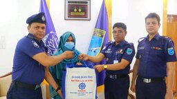 গোপালগঞ্জে শহীদ পুলিশ সদস্যদের পরিবারের পাশে জেলা পুলিশ