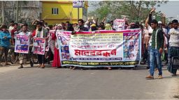 মুকসুদপুরে নিলু মুন্সি হত্যাকারীদের ফাঁসির দাবিতে মানববন্ধন ও বিক্ষোভ