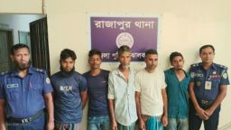 রাজাপুরে বিকাশ ব্যবসায়ীকে কুপিয়ে ৭ লাখ টাকা ছিনতাইয়ের ঘটনায় ৫জন গ্রেপ্তার