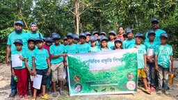 বীরগঞ্জে বন্যপ্রাণী ও প্রকৃতি সংরক্ষণে শিক্ষার্থীদের নিয়ে মাঠভিত্তিক শিক্ষা কার্যক্রম