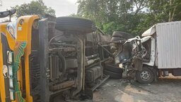 গোপালগঞ্জে ট্রাক-পিকআপ মুখোমুখি সংঘর্ষে নিহত- ১