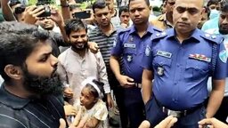 ফেনীতে জুলাই আন্দোলনে হত্যা মামলার আসামিদের গ্রেফতারের দাবিতে অবস্থান কর্মসূচি