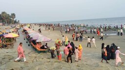 কুয়াকাটায় দুর্গাপূজা ও বিচ কার্নিভাল ঘিরে লাখো পর্যটকের সম্ভাবনা, ৮০ শতাংশ কক্ষ বুকিং