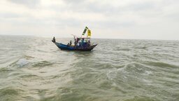 বাবার জন্য খাবার নিয়ে গিয়ে মেঘনায় নিখোঁজ শিশু